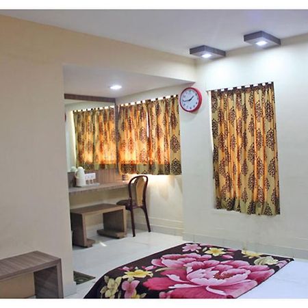 Neeranand Dalhousie- A Pure Vegetarian Hotel Kalkutta Kültér fotó
