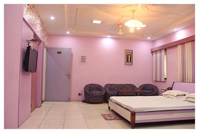 Neeranand Dalhousie- A Pure Vegetarian Hotel Kalkutta Kültér fotó