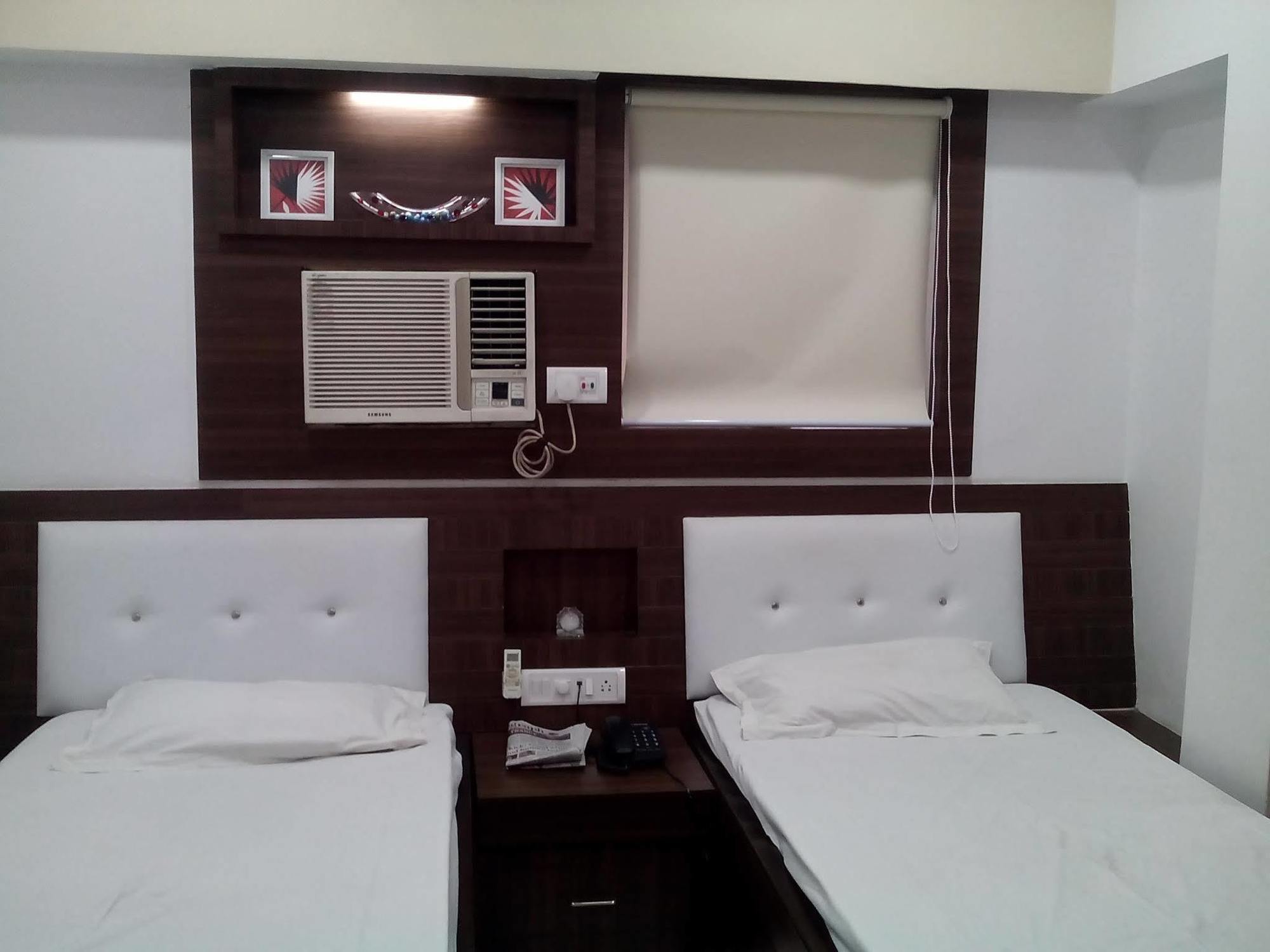 Neeranand Dalhousie- A Pure Vegetarian Hotel Kalkutta Kültér fotó